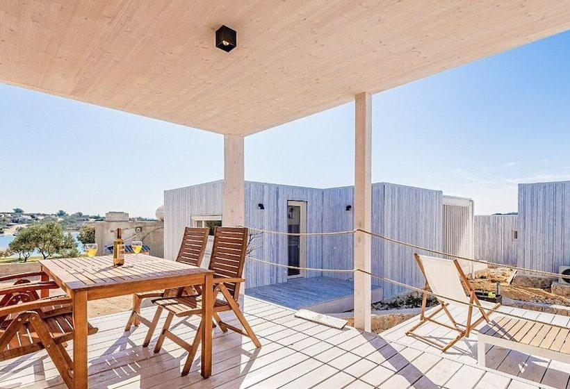 پانسیون Oi Concept Village Buqez & Vita