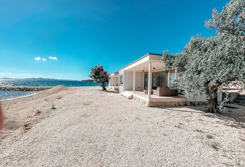 پانسیون Oi Concept Village Buqez & Vita