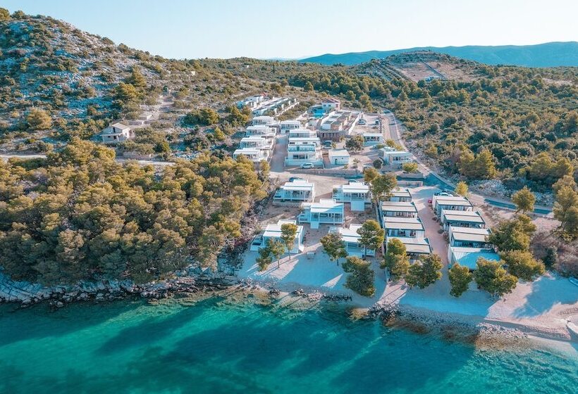 پانسیون Oi Concept Village Buqez & Vita