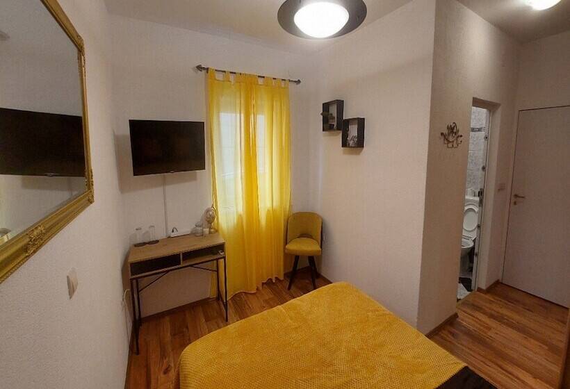 פנסיון Rooms Argo