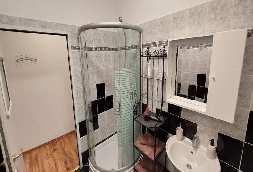 פנסיון Rooms Argo