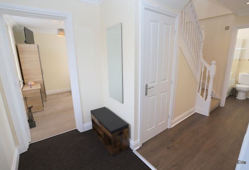 إقامة Beautiful 2 Bed Sea Front House In Seaham