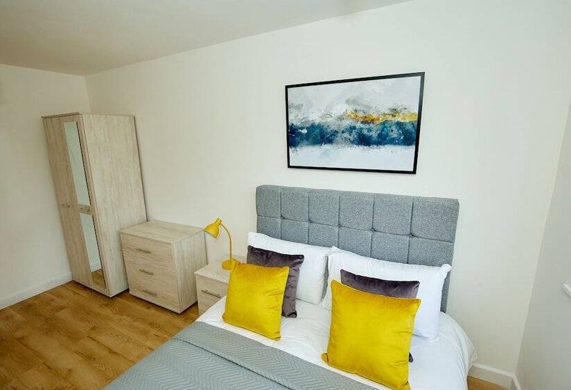 اقامتگاه Charming 5 Bedroom House In The Heart Of Bexley