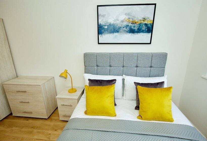 اقامتگاه Charming 5 Bedroom House In The Heart Of Bexley