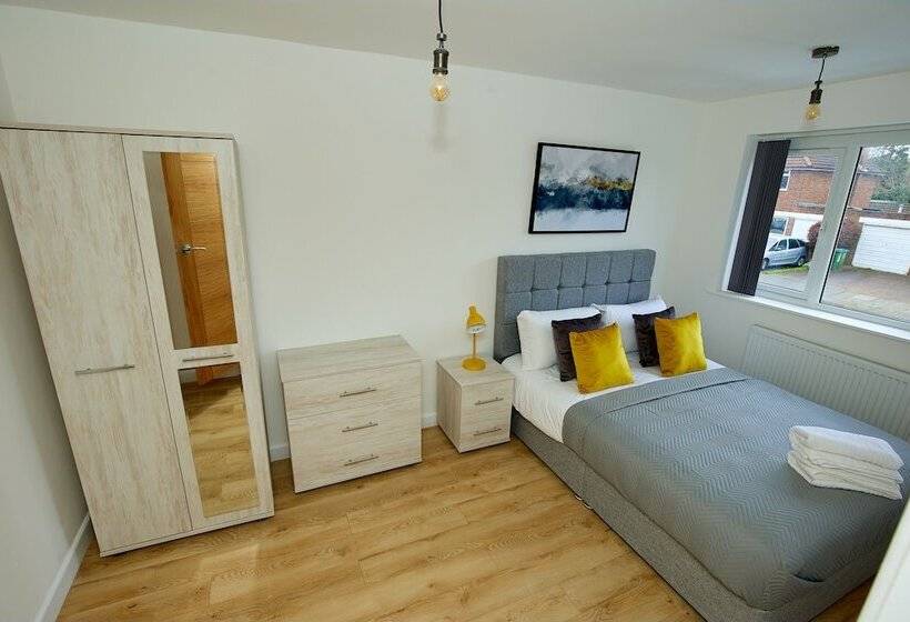 اقامتگاه Charming 5 Bedroom House In The Heart Of Bexley