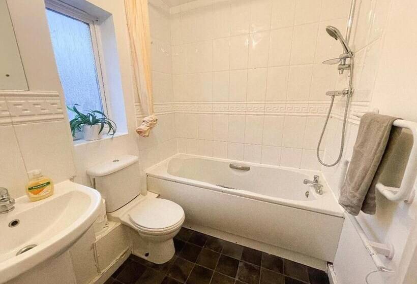 اقامتگاه Cosy One Bed Flat London; Get To Central In 15min