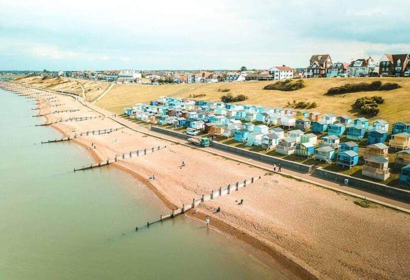 اقامتگاه Perfect Location, Dog Friendly Beautiful Home