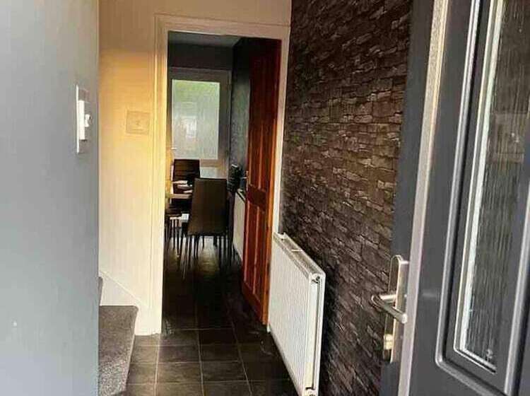 דירת נופש Spacious 3 Bed House In Swindon