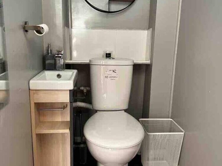 דירת נופש Spacious 3 Bed House In Swindon