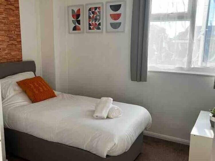レジデンス Spacious 3 Bed House In Swindon
