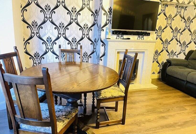 Резиденция Inviting 3 Bed House In Birmingham