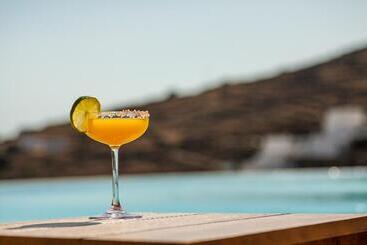 هتل Aeolis Tinos Suites