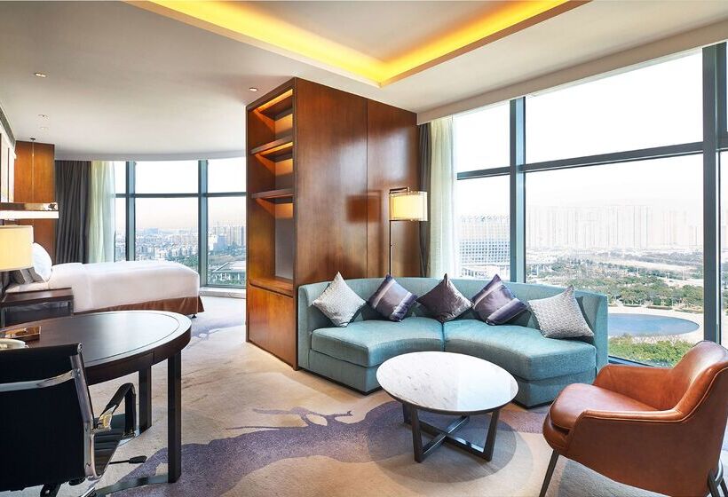 هتل Doubletree By Hilton Ningbo Beilun