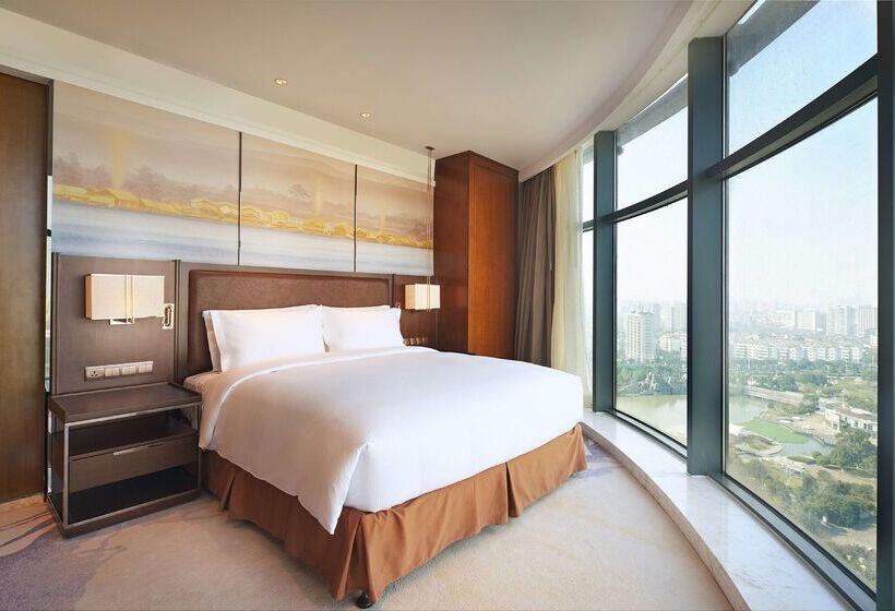 هتل Doubletree By Hilton Ningbo Beilun