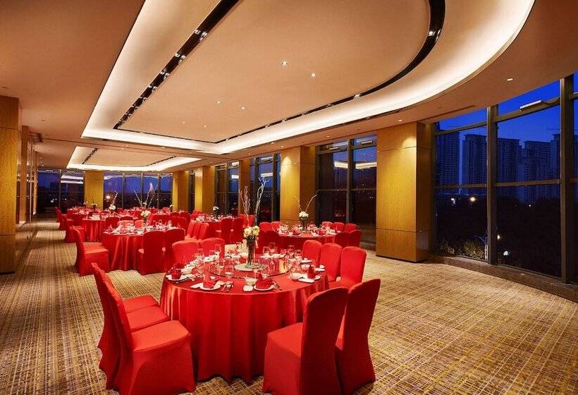 هتل Doubletree By Hilton Ningbo Beilun