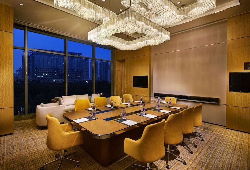 هتل Doubletree By Hilton Ningbo Beilun