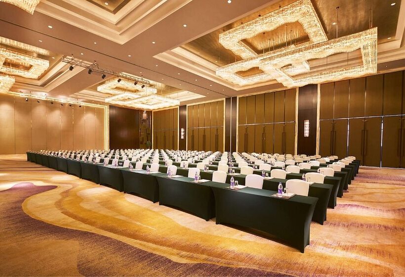 هتل Doubletree By Hilton Ningbo Beilun