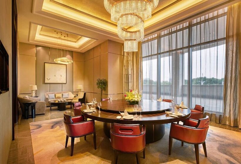 هتل Doubletree By Hilton Ningbo Beilun