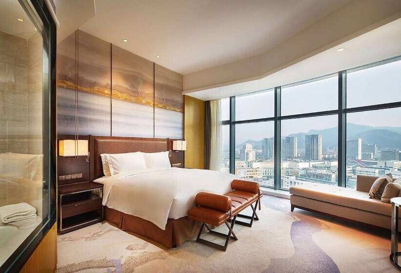 هتل Doubletree By Hilton Ningbo Beilun