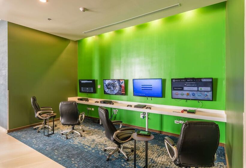 هتل Hampton Inn & Suites By Hilton Salamanca Bajio