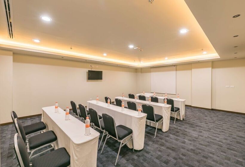 هتل Hampton Inn & Suites By Hilton Salamanca Bajio