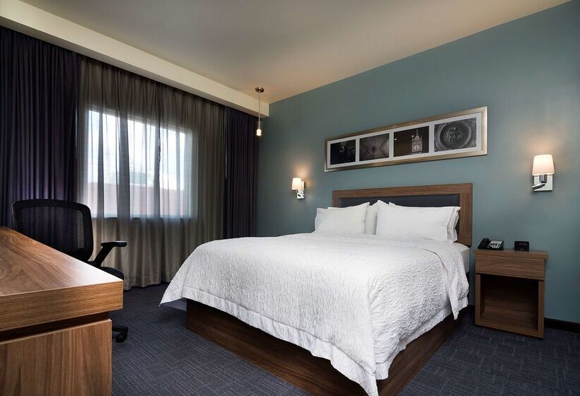 هتل Hampton Inn & Suites By Hilton Salamanca Bajio