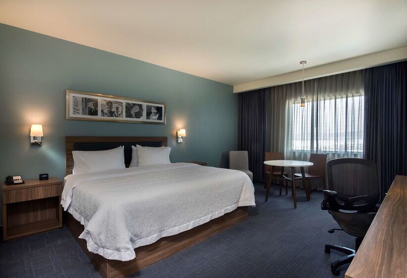 هتل Hampton Inn & Suites By Hilton Salamanca Bajio