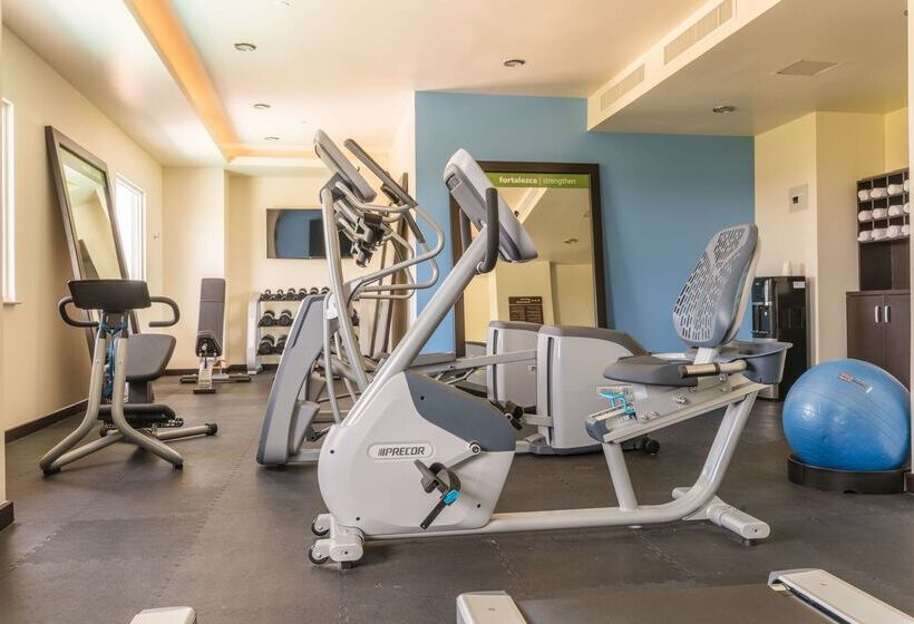 هتل Hampton Inn & Suites By Hilton Salamanca Bajio