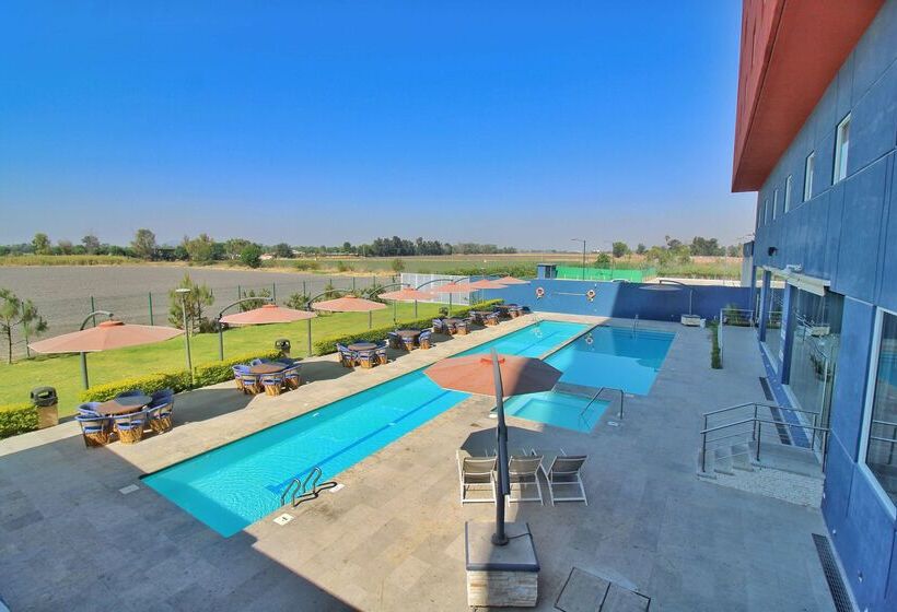 هتل Hampton Inn & Suites By Hilton Salamanca Bajio