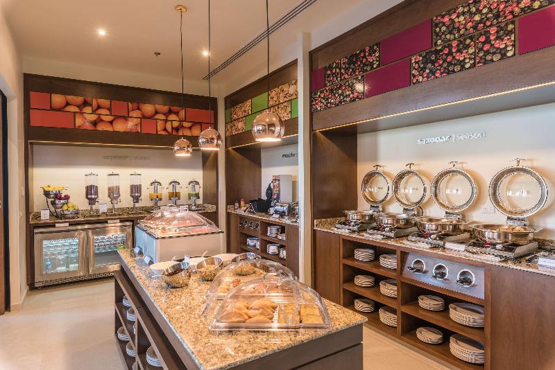 هتل Hampton Inn & Suites By Hilton Salamanca Bajio