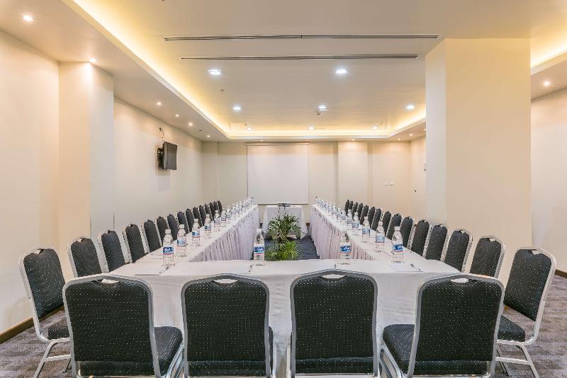 هتل Hampton Inn & Suites By Hilton Salamanca Bajio