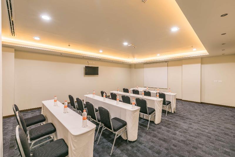 هتل Hampton Inn & Suites By Hilton Salamanca Bajio