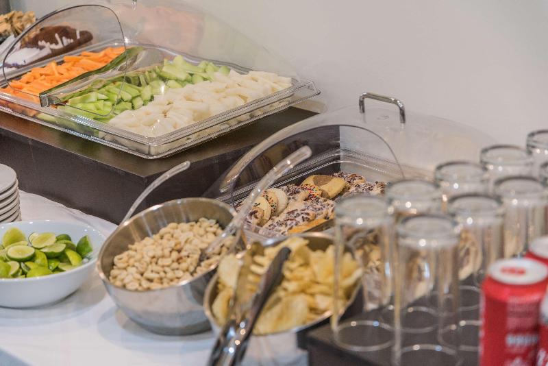 هتل Hampton Inn & Suites By Hilton Salamanca Bajio