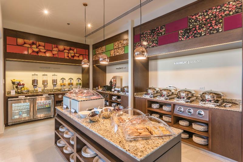 هتل Hampton Inn & Suites By Hilton Salamanca Bajio