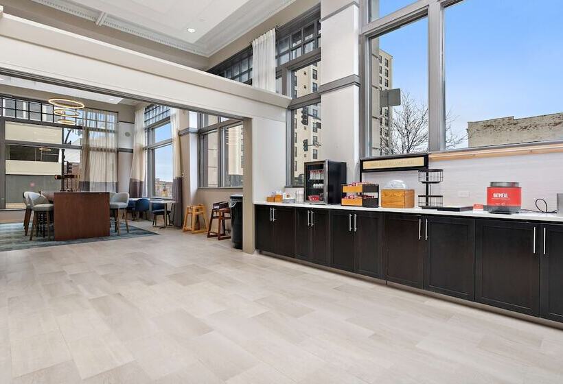 هتل Hampton Inn Kansas City/downtown Financial District