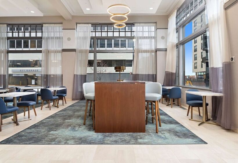 هتل Hampton Inn Kansas City/downtown Financial District