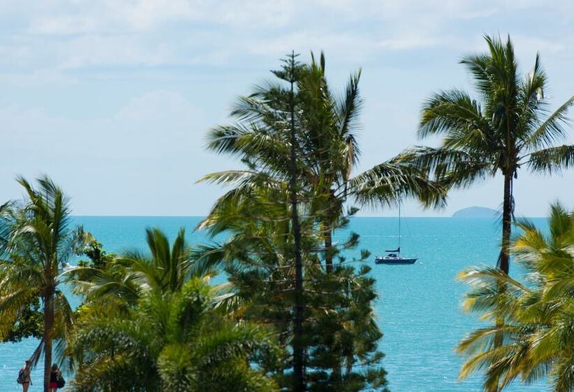 Heart Hotel And Gallery Whitsundays