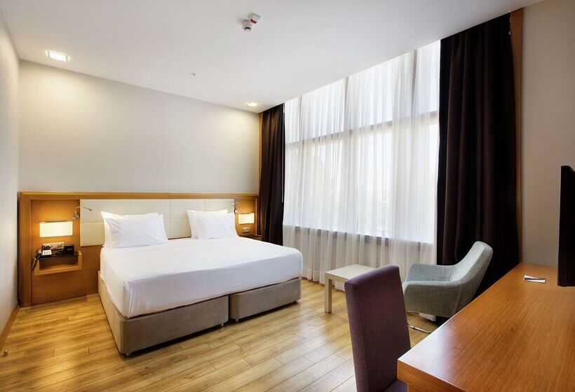 هتل Hilton Garden Inn Kocaeli Sekerpinar