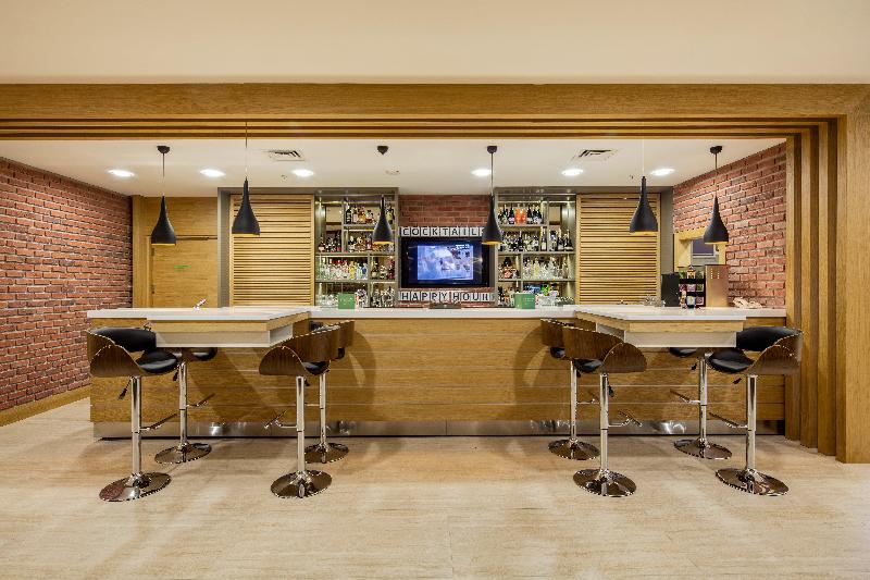 هتل Holiday Inn Antalya   Lara, An Ihg
