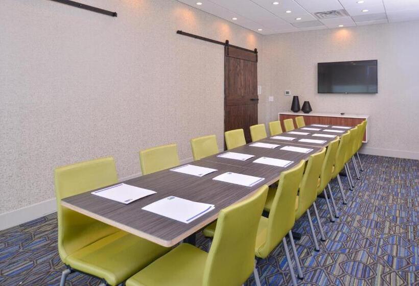 هتل Holiday Inn Express & Suites Omaha Airport, An Ihg