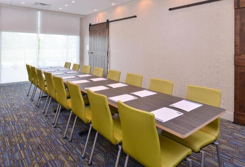 هتل Holiday Inn Express & Suites Omaha Airport, An Ihg