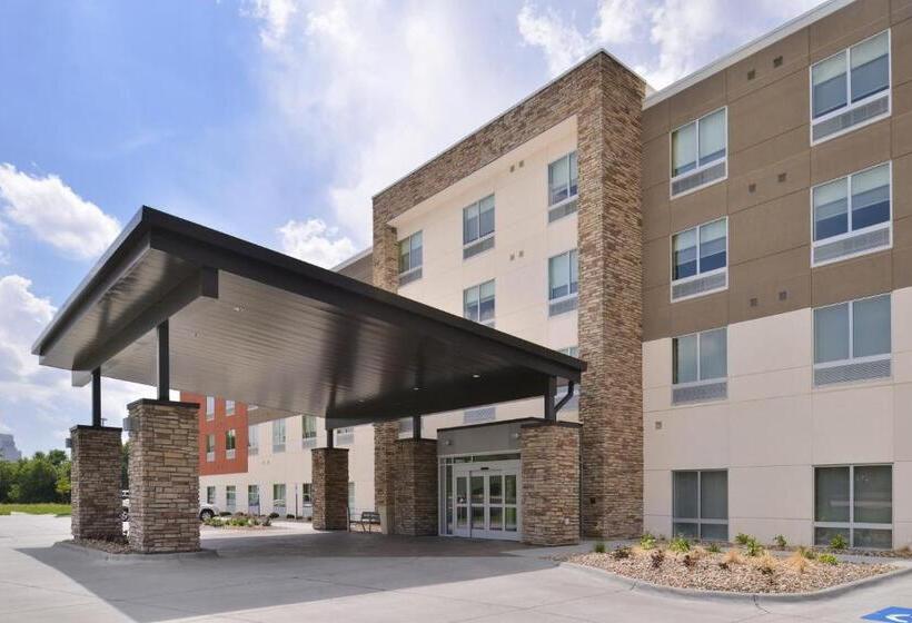 هتل Holiday Inn Express & Suites Omaha Airport, An Ihg