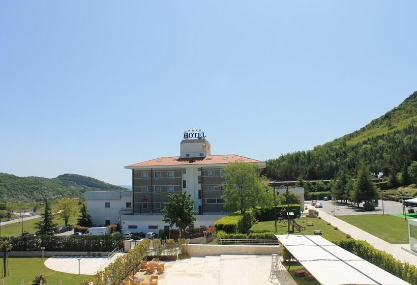 هتل La Fonte dell'Astore