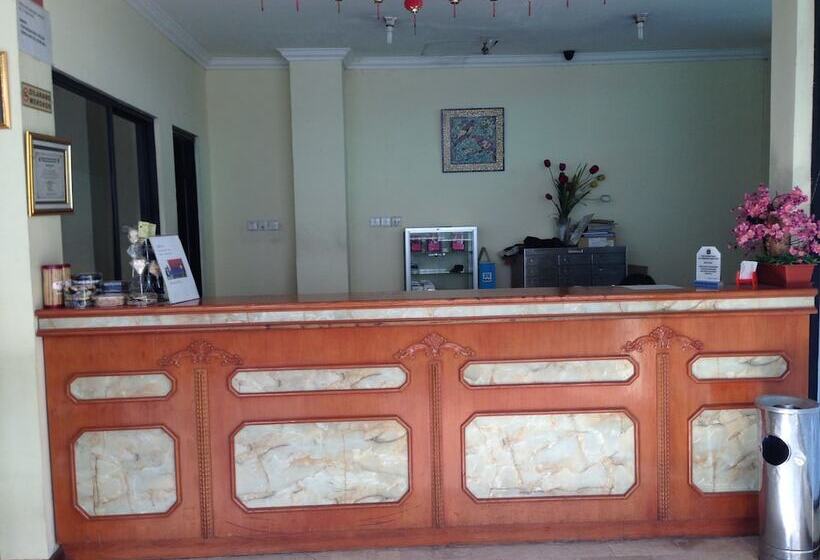 Fotos del hotel Lautze Indah:  6
