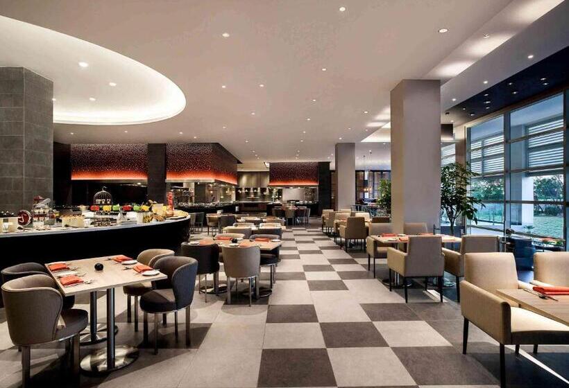هتل Pullman Miri Waterfront