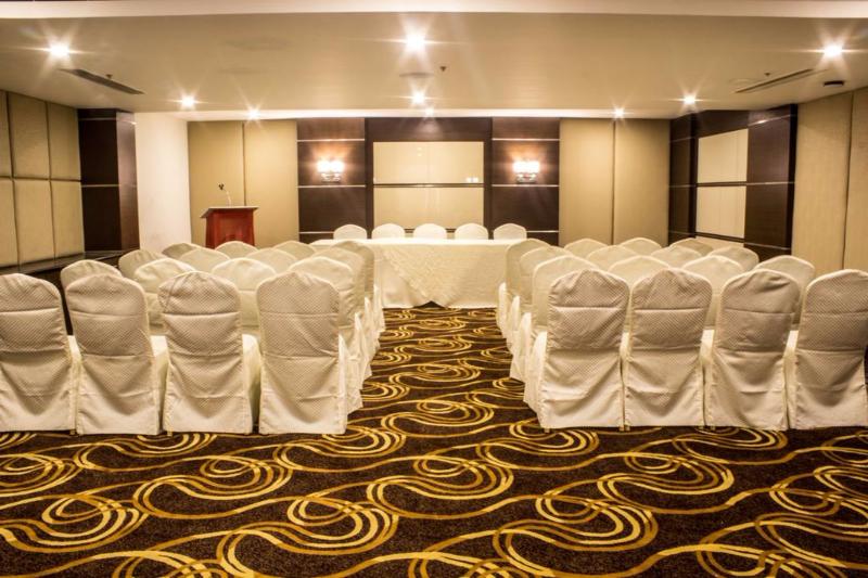 هتل Quality Inn Airport