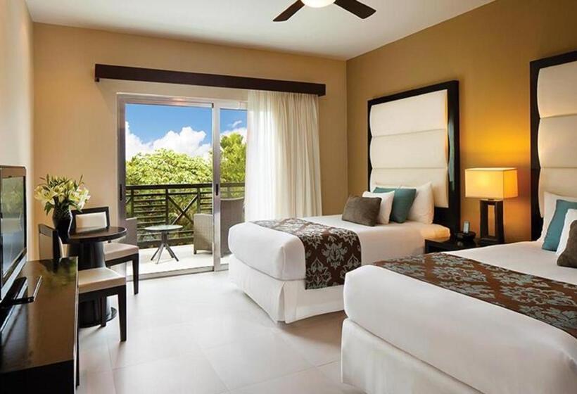 호텔 Residences at The Fives