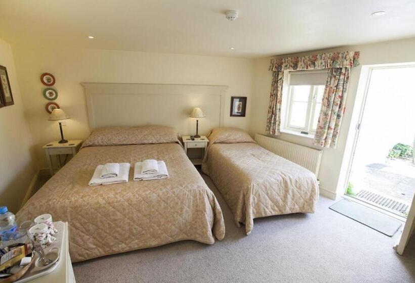 هتل The Talbot Inn