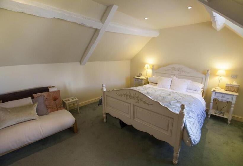 هتل The Talbot Inn