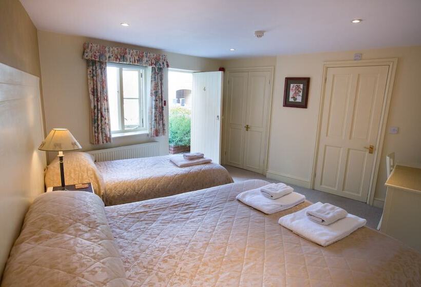 هتل The Talbot Inn